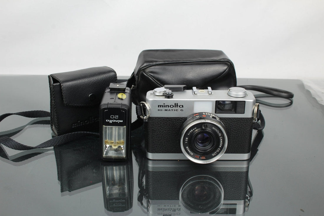 Minolta HI-MATIC G + Minolta 20 Flash: Compact Film Icon - Dutch|Thrift