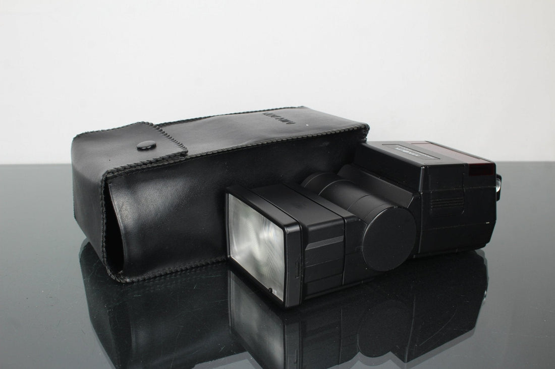 Minolta Program 4000 AF — Vintage Power and Creative Flash Control - Dutch|Thrift