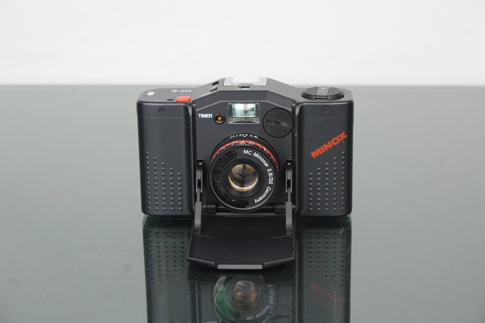 Appareil Photo Automatique MINOX DTC 600 - Gris - Fonctionne Avec Piles AA - Occasion