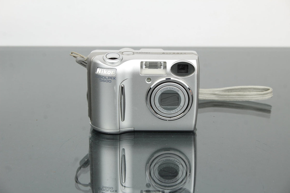 nikon-coolpix-5600-review-lo- 