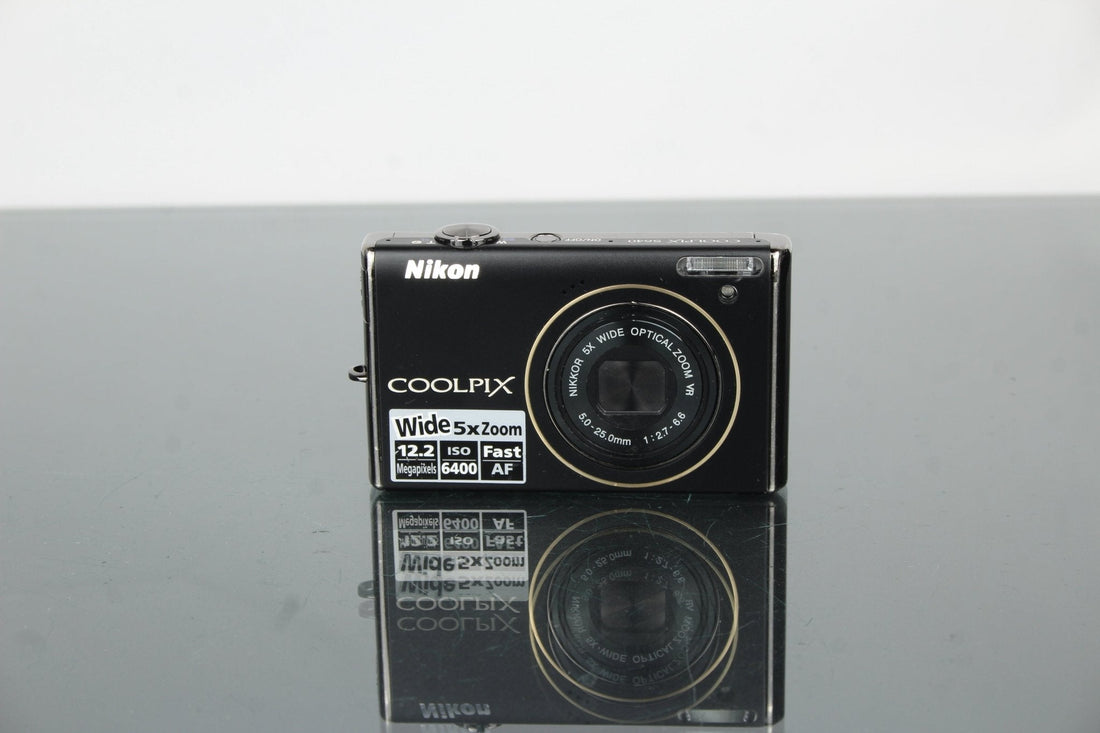 Nikon Coolpix S640 Review: Retro Compact Creativity in 2025 - Dutch|Thrift