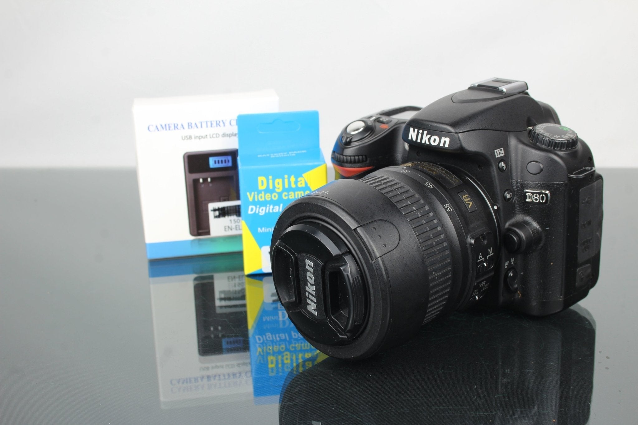 超美品 ニコン D80 18-55mm 3.5-5.6G レンズキット H240 Nikon AF-S DX NIKKOR 18-55mm f/3.5-5.6G VR II