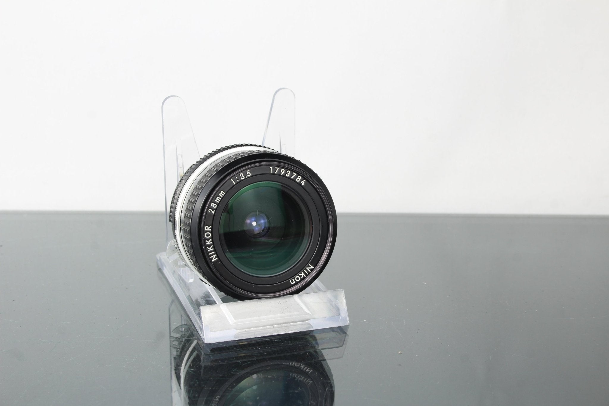 nikon-nikkor-28mm-f35-review-