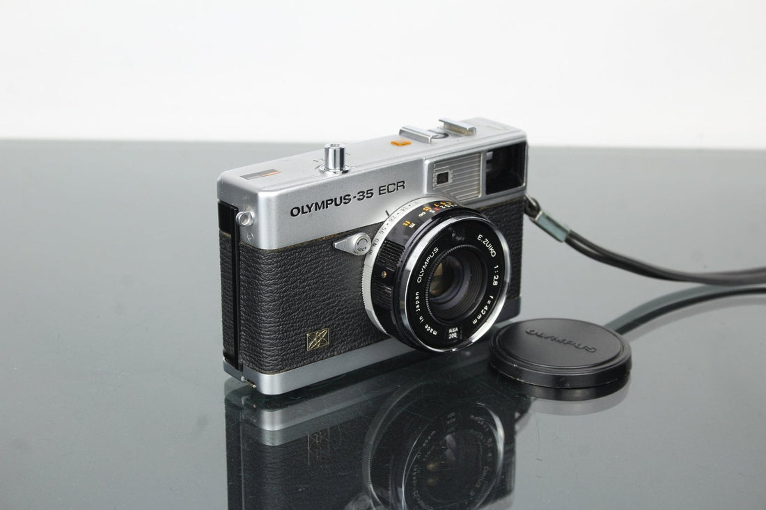 Olympus-35 ECR: Compact Rangefinder Magic in Your Pocket - Dutch|Thrift