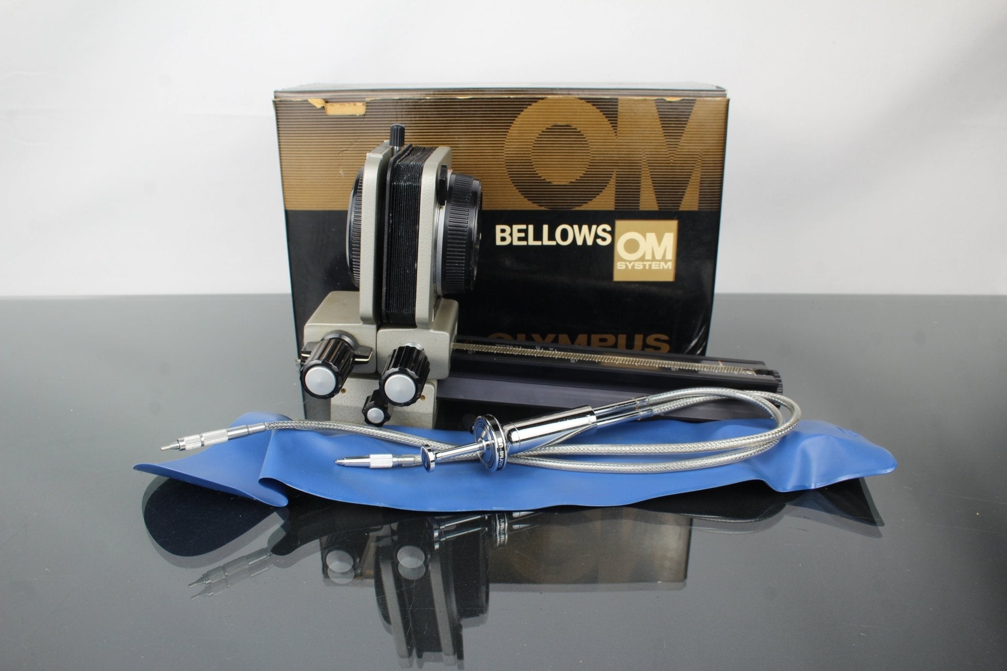 Olympus Auto Bellows: Precision Macro Tool for Creators – Dutch|Thrift