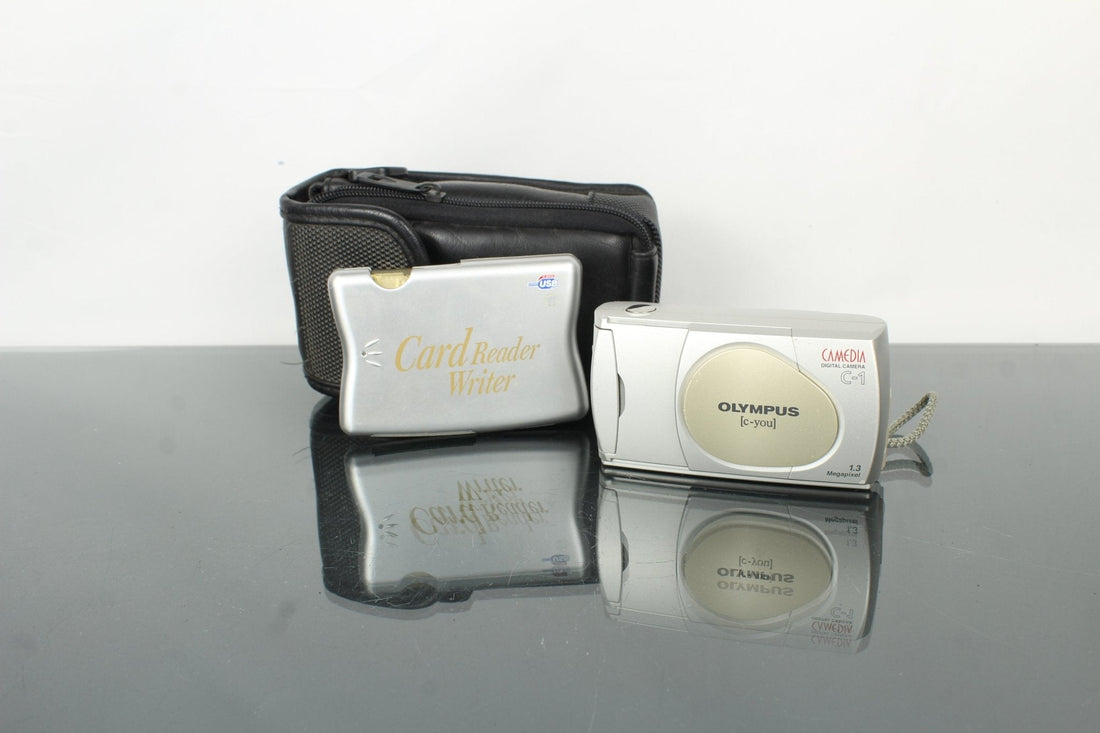 Olympus Camedia C-1 Review: Vintage Digital Compact Charm - Dutch|Thrift