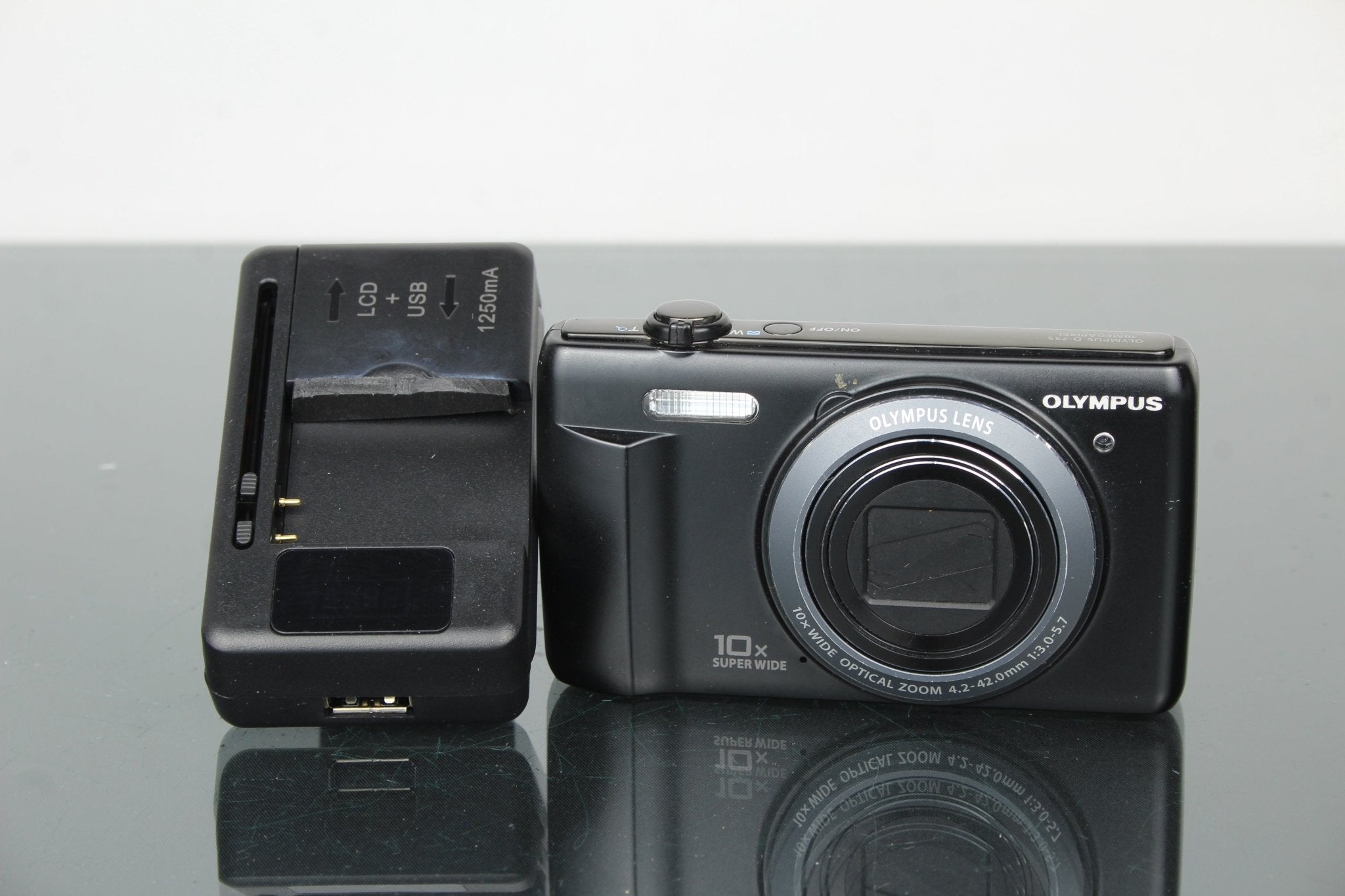Olympus D-755 Review: Second-Hand Compact with CCD Charm – Dutch