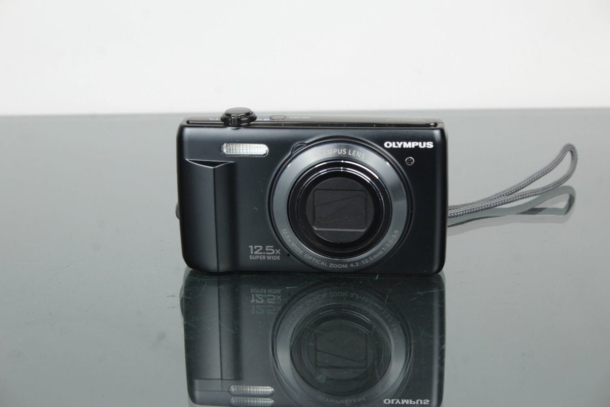 Olympus D-760 Review: Second-Hand Compact Gem for 2025 – Dutch|Thrift