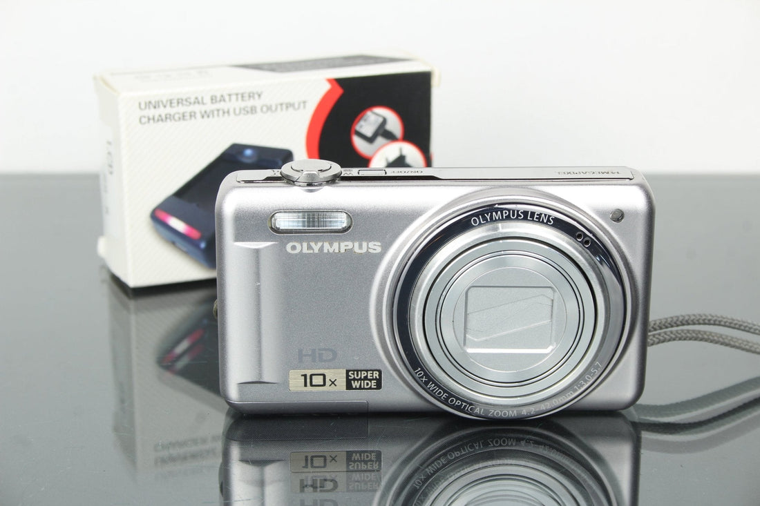 Olympus D720 Review: Vintage Compact Camera, Modern Creativity - Dutch|Thrift