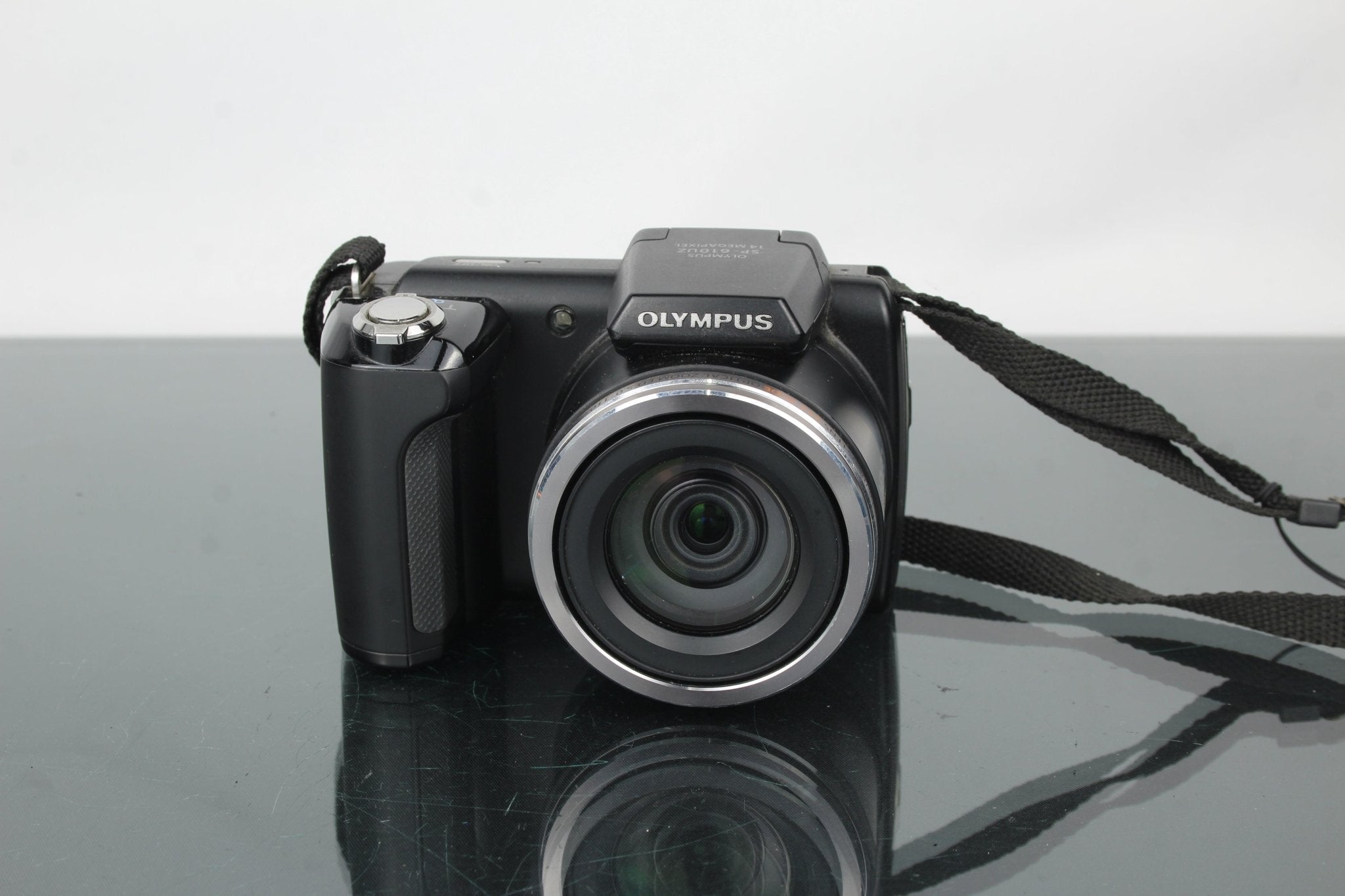Olympus SP-610UZ Review: Second-Hand Superzoom Guide 2026 – Dutch