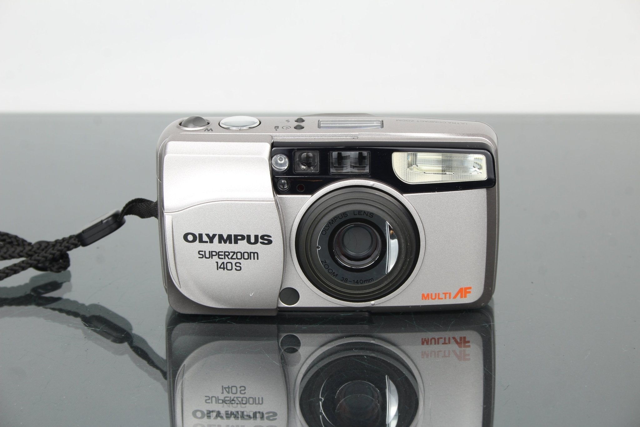 【動作確認済み】OLYMPUS SUPERZOOM 140 S コンパクトカメラ Olympus Superzoom 140S (New Old Stock Box Set) – Film Supply Club