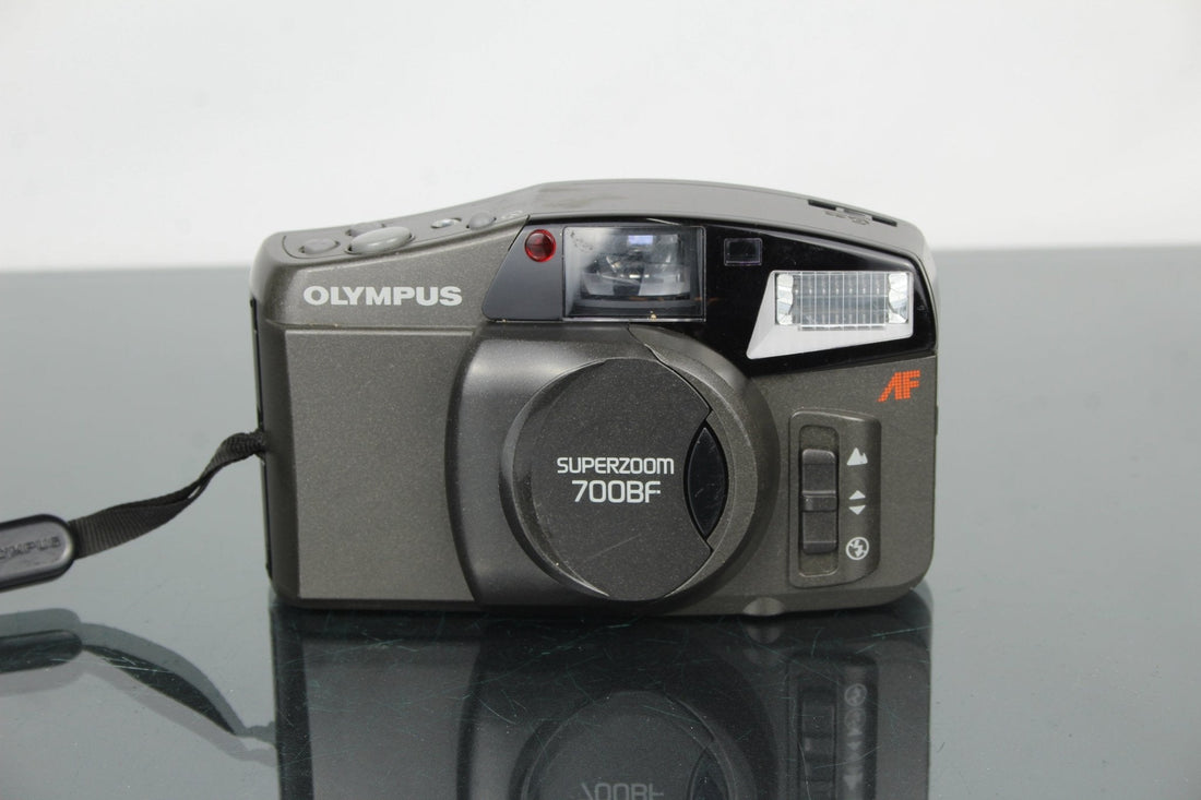 Olympus Superzoom 700BF Review: A Reliable 35mm Travel Companion - Dutch|Thrift