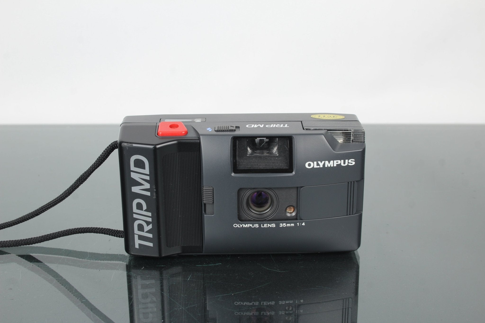 Olympus Trip MD Review: Simple 35mm Point & Shoot Charm – Dutch|Thrift