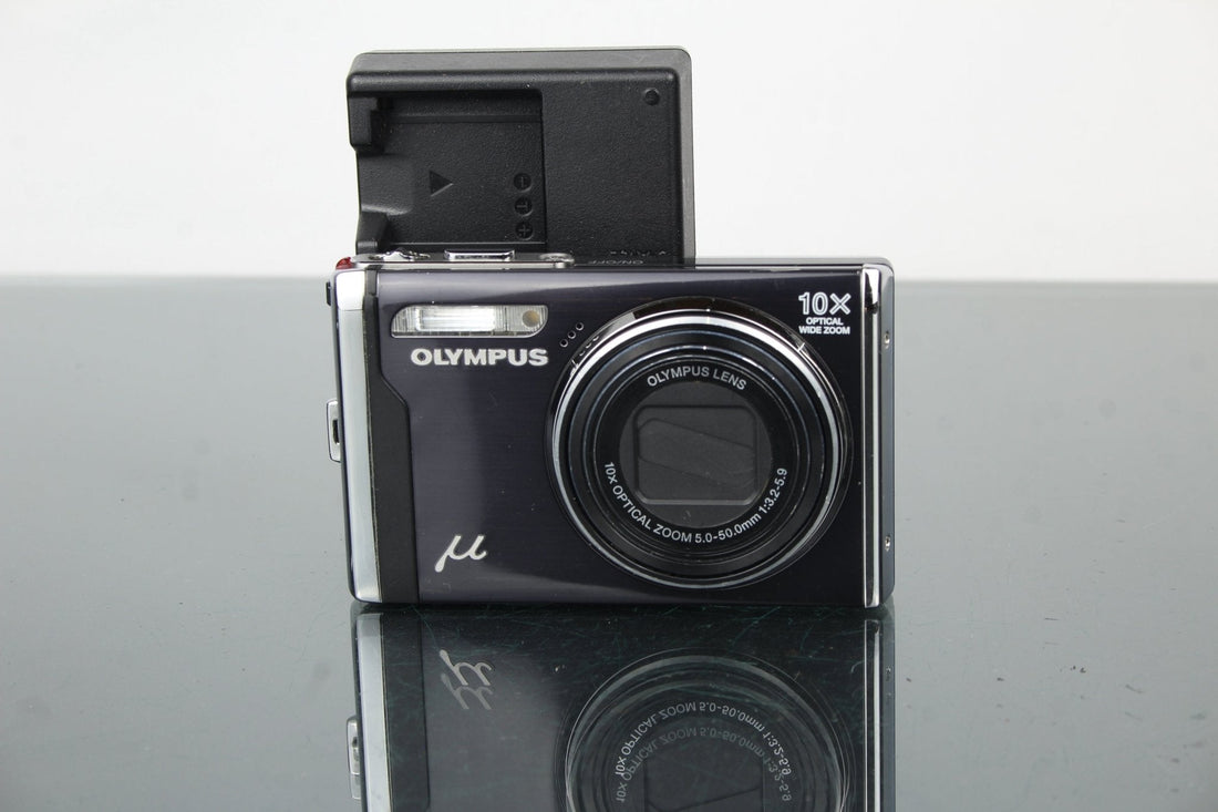 Olympus U-9000 Review 2025: Compact CCD Magic in Your Pocket - Dutch|Thrift