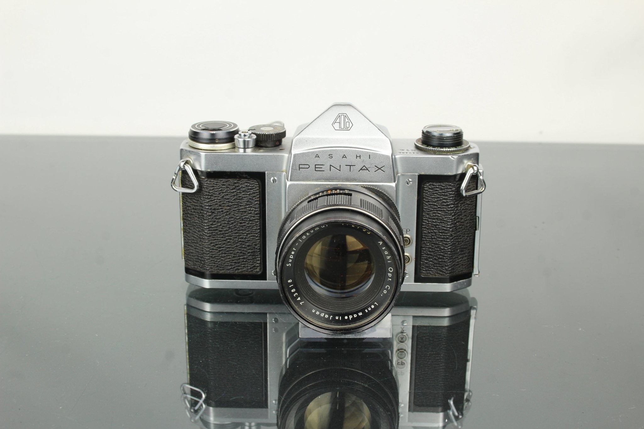 Pentax Asahi S1a & 55mm f/2: A Classic M42 Film Workhorse – Dutch
