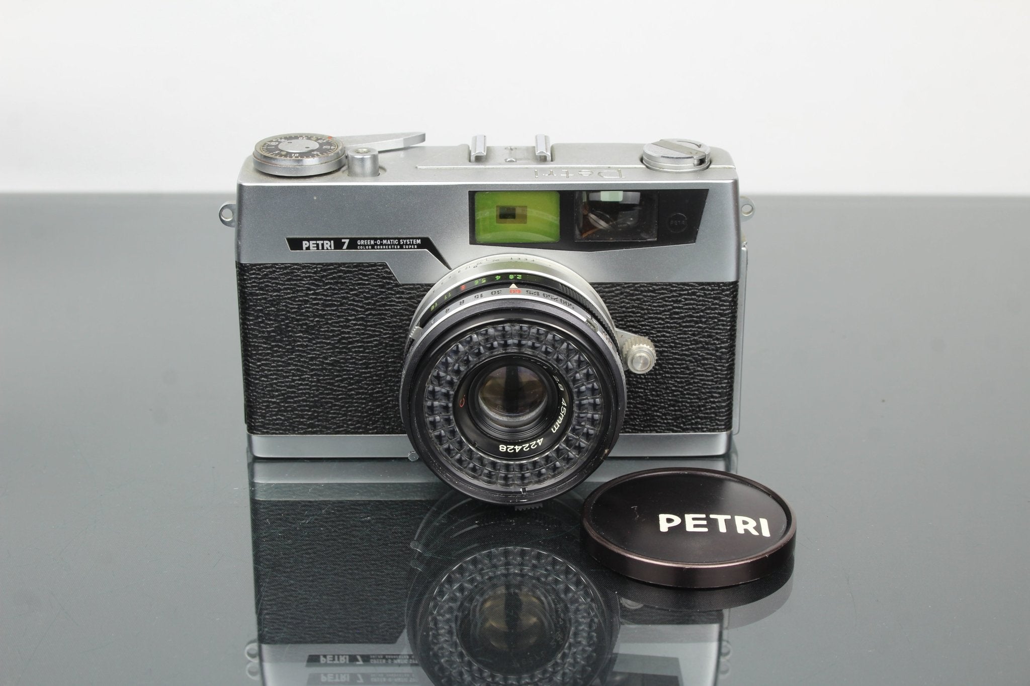 Petri 7 Review: Vintage Rangefinder in 2025 – Dutch|Thrift