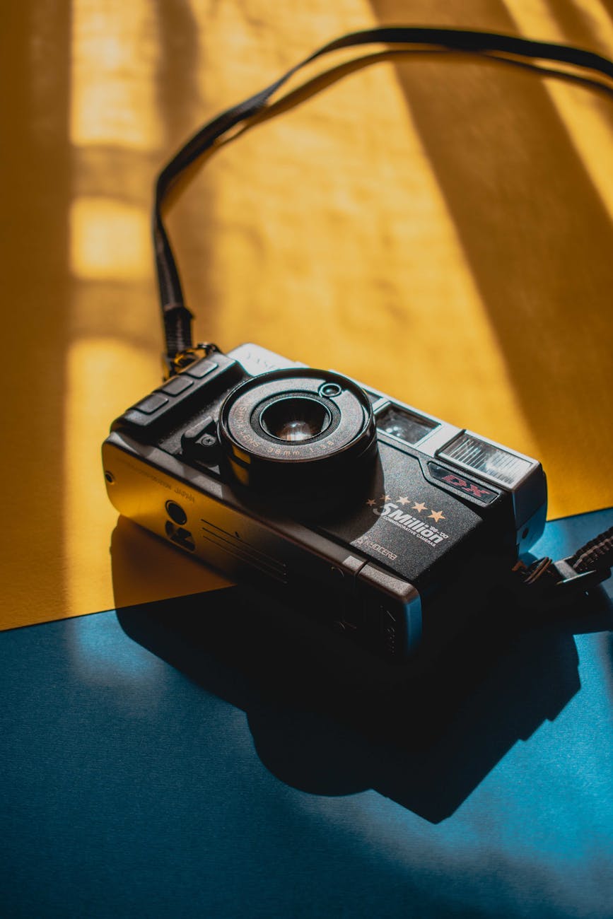 From Black and White to Color: Which Film Roll Do You Choose at DutchThrift?