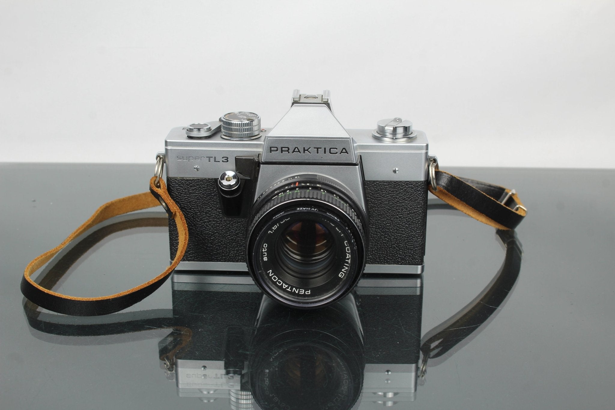 Praktica Super TL3 + Pentacon 50mm: A 1970s SLR for 2025 – Dutch