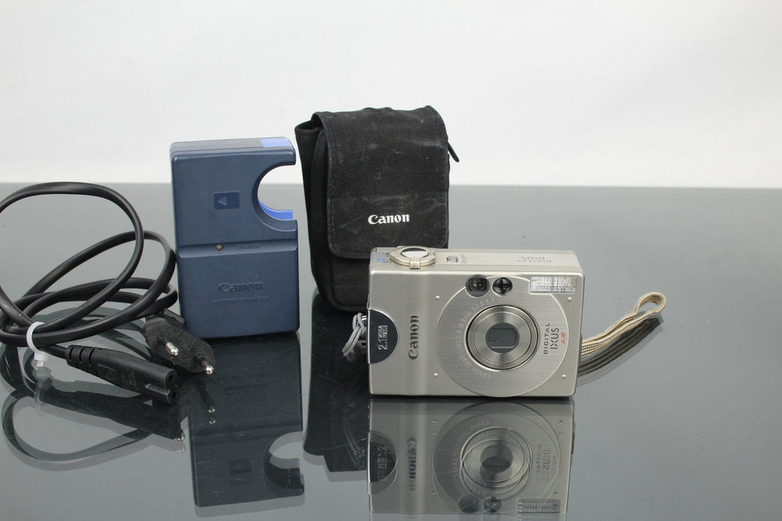 Rediscovering the Canon Digital IXUS Compact Camera Magic - Dutch|Thrift