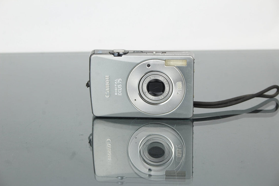 Rediscovering the Canon IXUS 75: A Digital Classic in 2025 - Dutch|Thrift