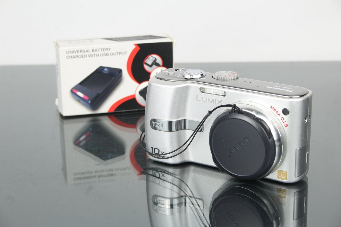 Rediscovering the Panasonic Lumix DMC-TZ1 in 2025 - Dutch|Thrift