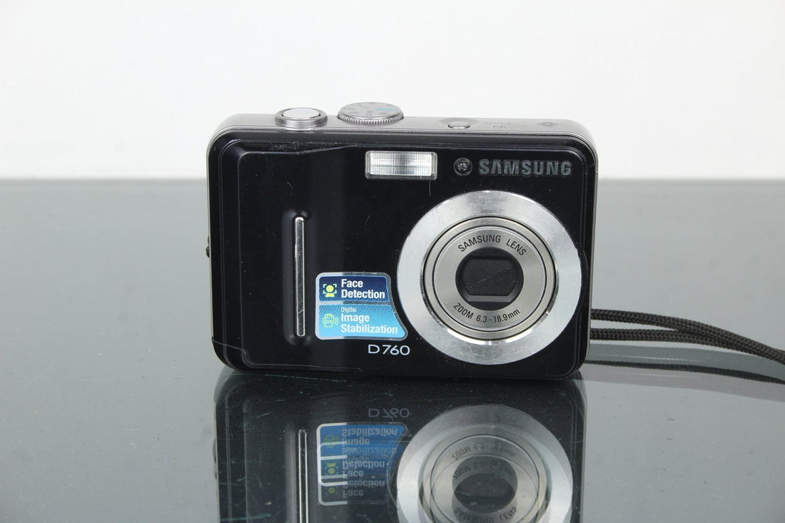 Rediscovering the Samsung D760 Digital Compact Camera - Dutch|Thrift
