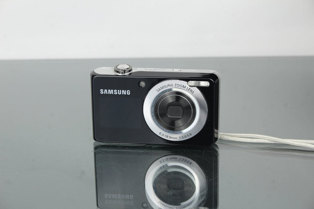 Rediscovering the Samsung PL100: Dual-Screen Pocket Creativity - Dutch|Thrift