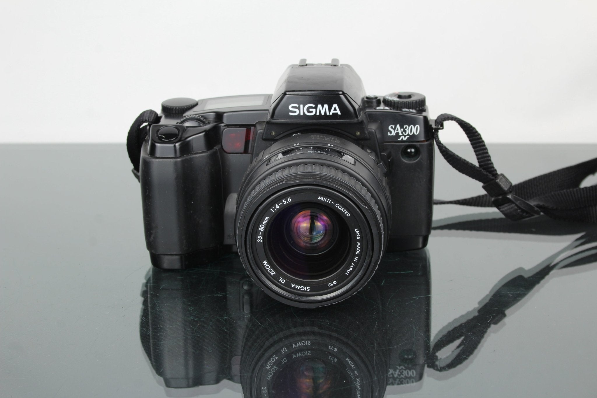 Rediscovering the Sigma SA-300N: A 35mm Film SLR Gem – Dutch|Thrift