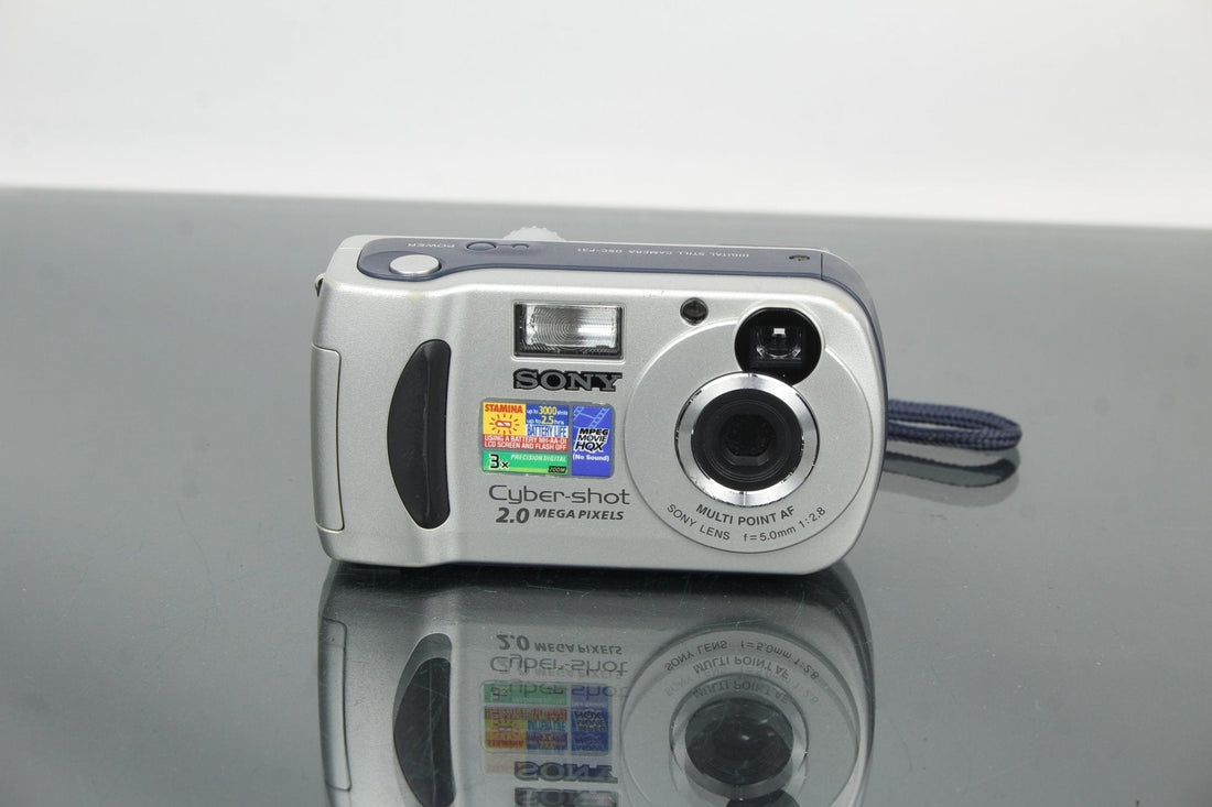 Rediscovering the Sony Cyber-Shot DSC-P31 in 2025 - Dutch|Thrift