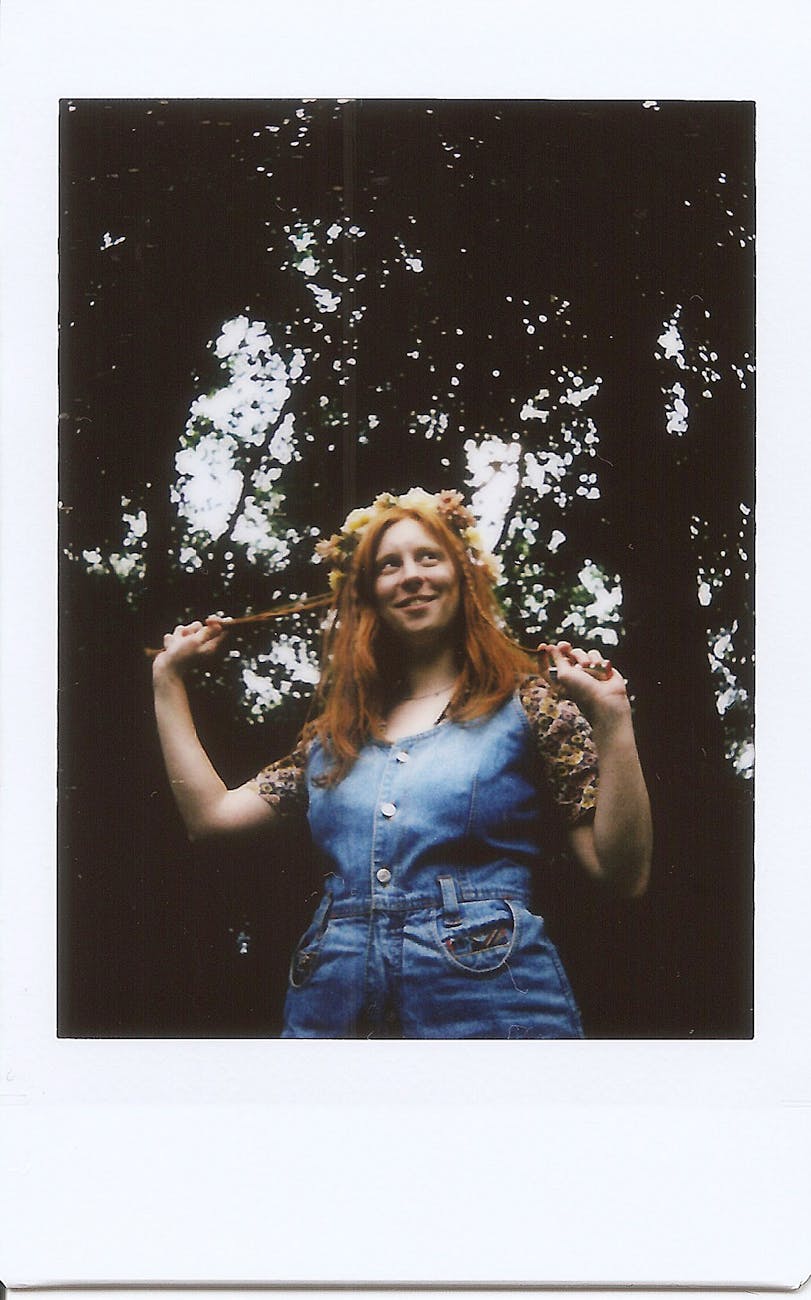 Revive the Modern Polaroid Vibe with Used Instant Cameras - Dutch|Thrift