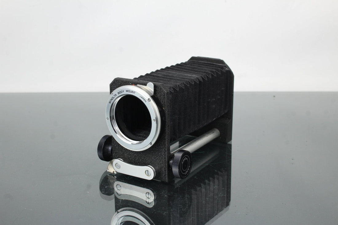 Reviving the Minolta Bellows III for Modern Macro Photography - Dutch|Thrift