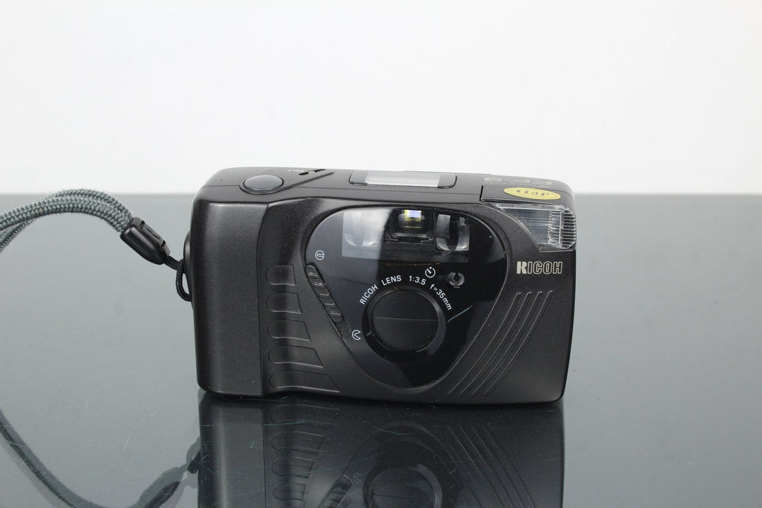 Ricoh FF-9 Review: Compact 35mm Film Camera for Everyday Stories - Dutch|Thrift