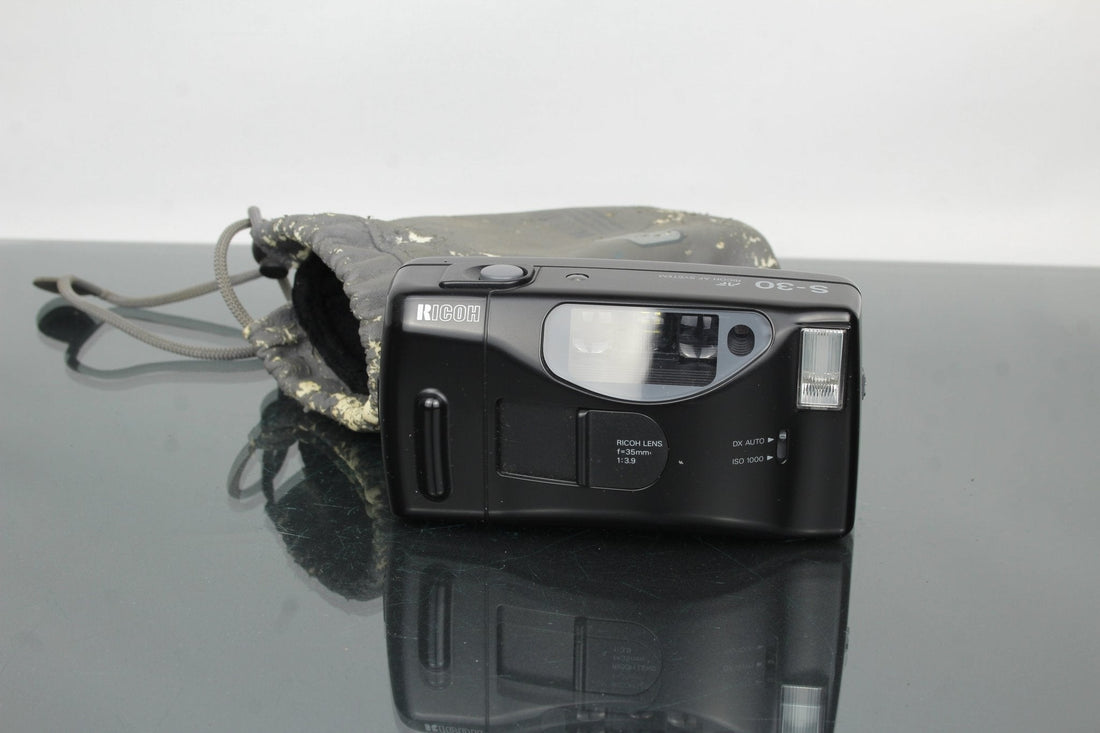 Ricoh S-30 AF Review: A Quiet 35mm Point & Shoot Gem - Dutch|Thrift