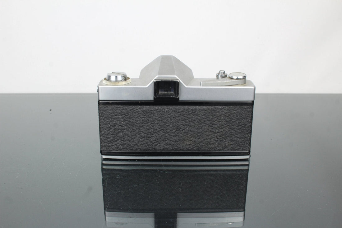 Ricoh Singlex TLS: A Practical Vintage SLR for Modern Creators - Dutch|Thrift