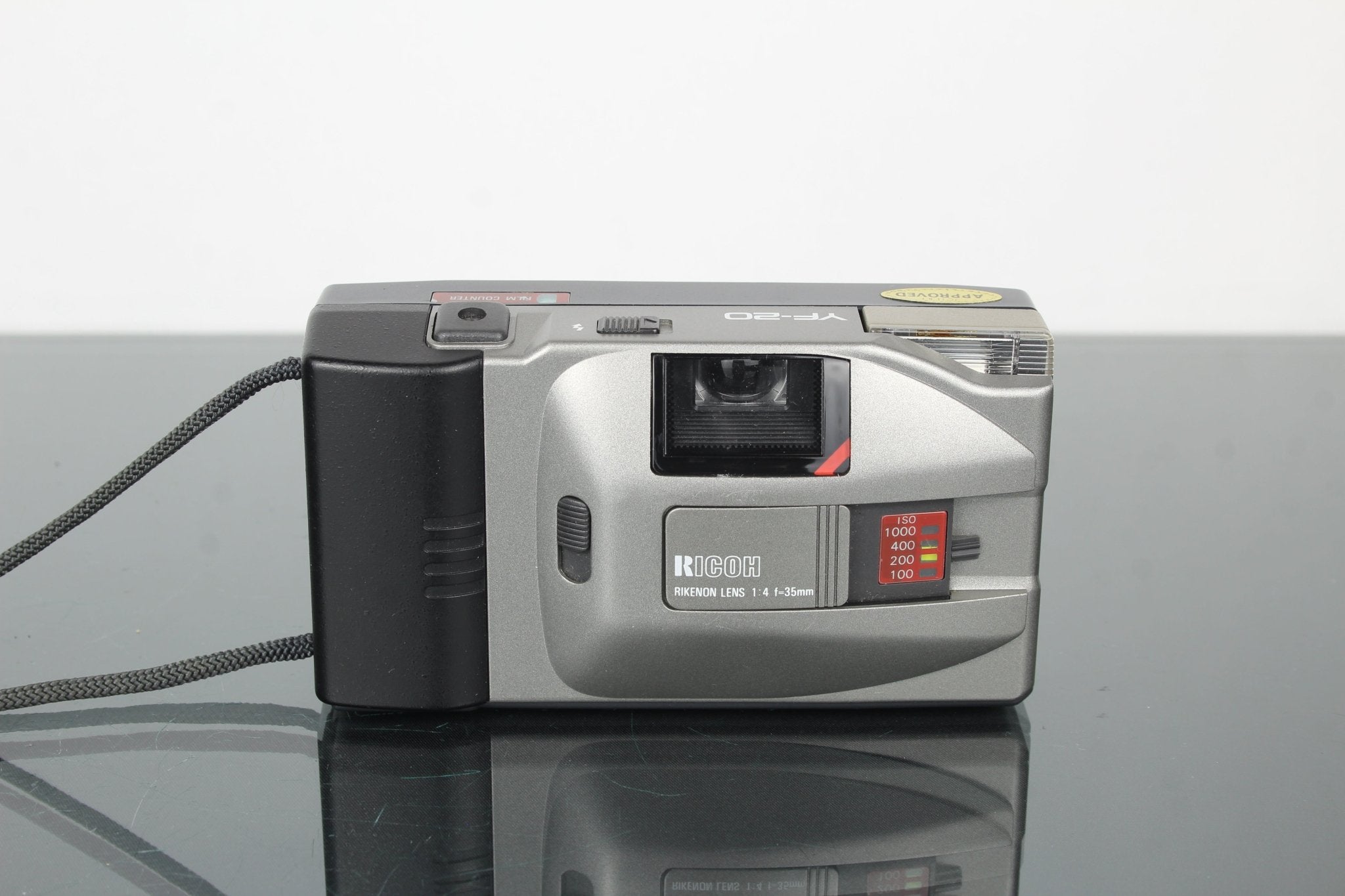 RICOH ＹＦ-20コンパクトフィルムカメラ Ricoh YF-20 Review: Compact Film Simplicity That Just Works