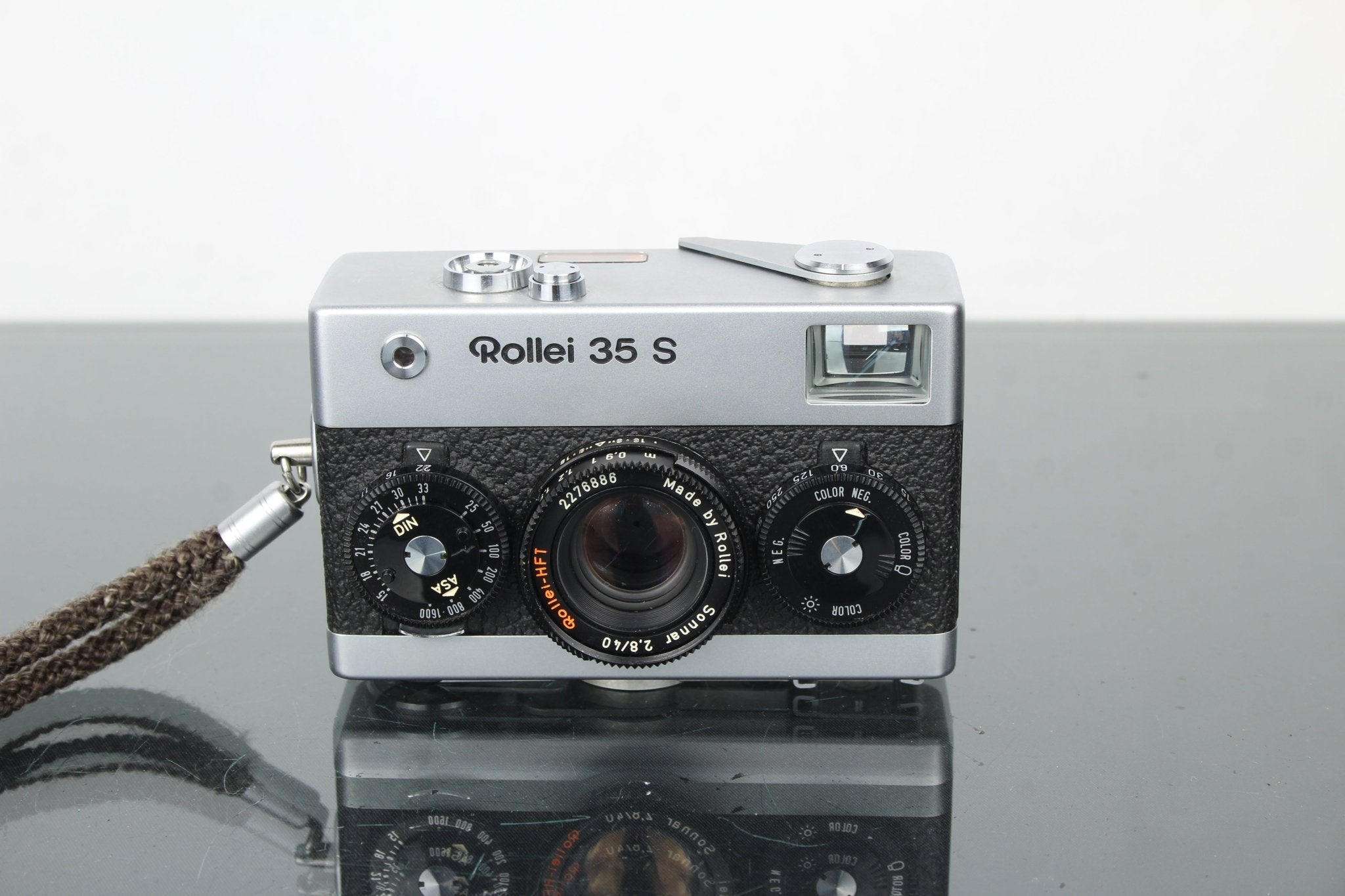 Rollei 35 S Review: Compact Film Camera with Timeless Soul – Dutch