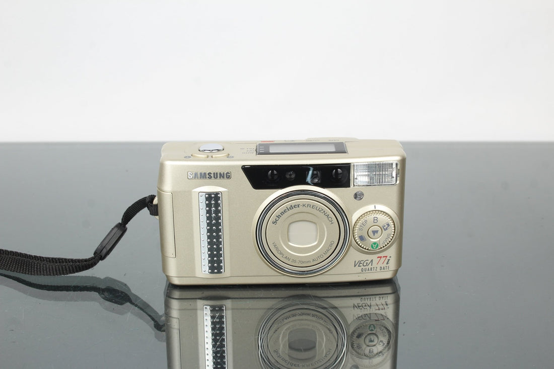 Samsung Vega 77i Quartz Date: Compact 35mm Camera Review - Dutch|Thrift