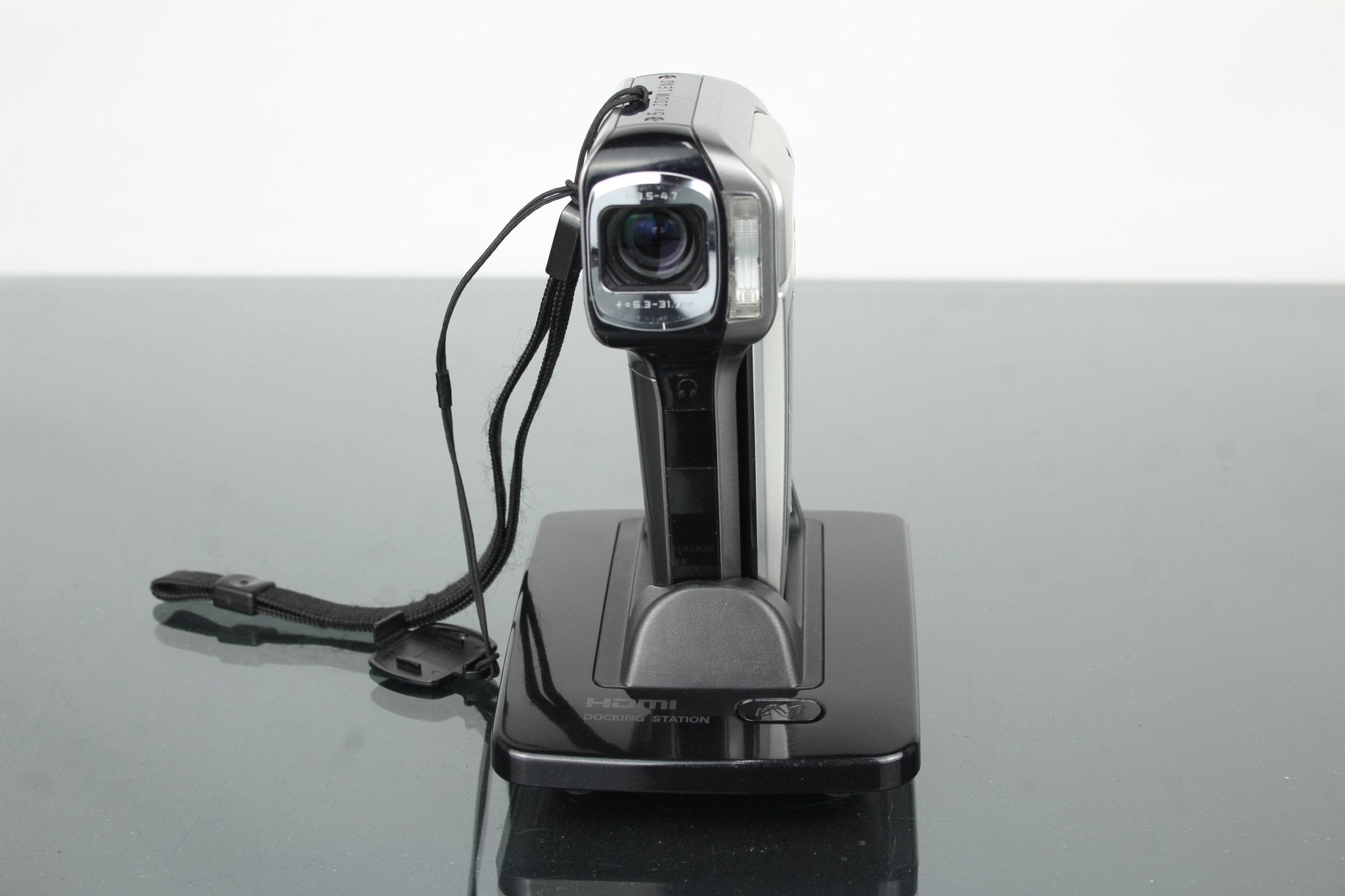 Sanyo Xacti HD Camcorder Review: Pocket-Sized Classic for 2025