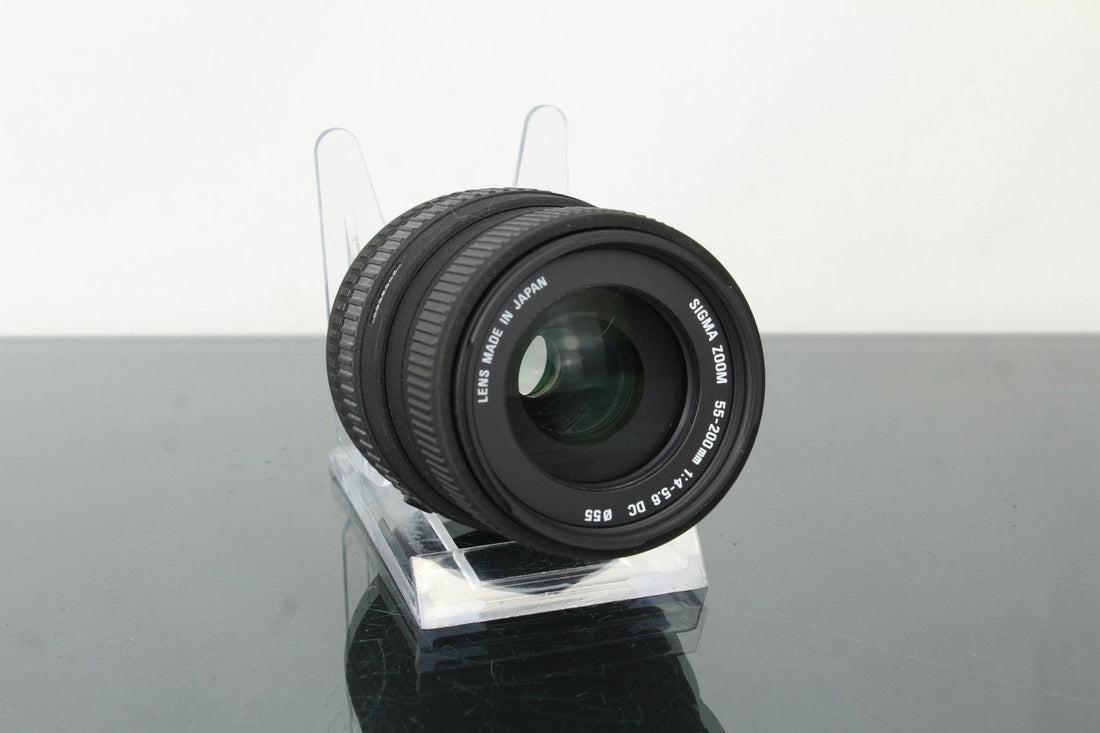 Sigma 55–200mm f/4–5.6 DC: Compact Telephoto Gem for Canon EF - Dutch|Thrift