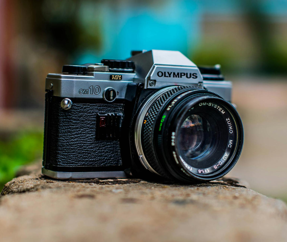 SLR vs Rangefinder: Which Camera Type Fits Your Style? - Dutch|Thrift