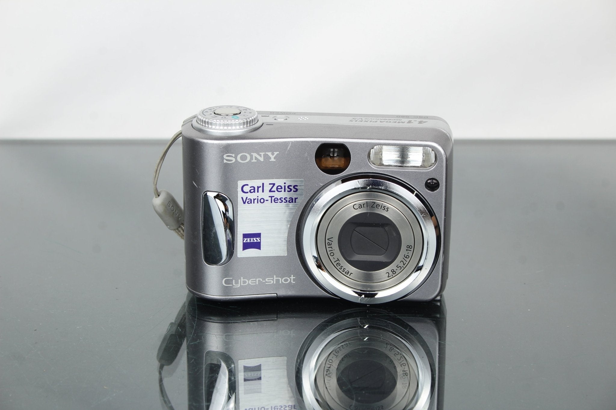 Sony DSC-S60 Review: Lo-Fi Creativity Tool – Dutch|Thrift
