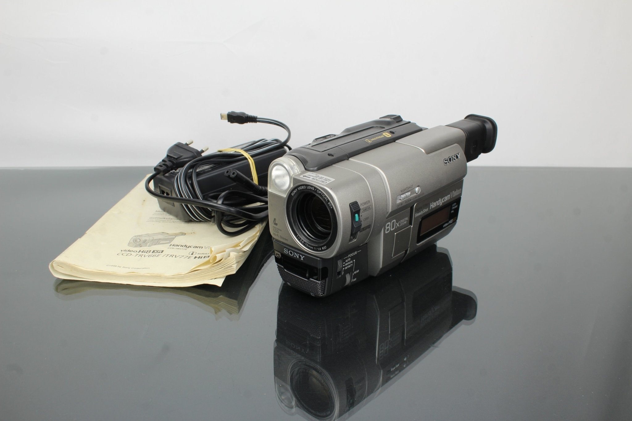 sony-handycam-ccd-trv66e-in-