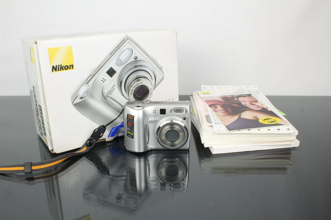 The Nikon Coolpix 7600: Rediscover Simple Digital Creativity - Dutch|Thrift