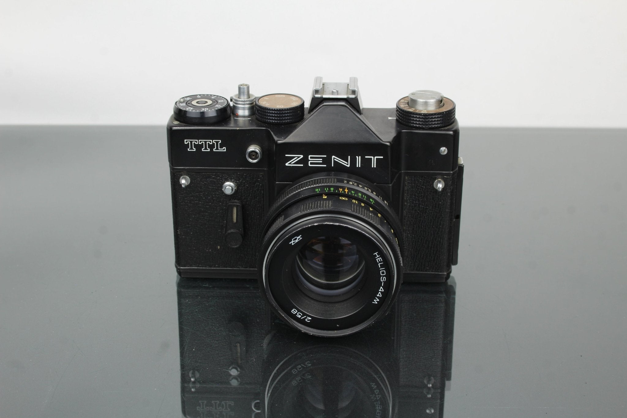 Zenit TTL + Helios 44m: The 2025 Creator's Classic – Dutch|Thrift