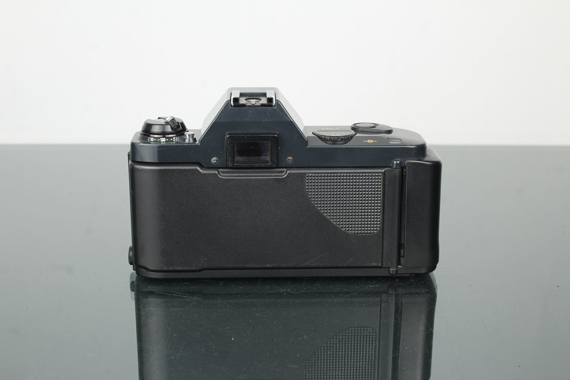 Canon T50 + Canon FD 35-70mm 2.5-4.5 lens