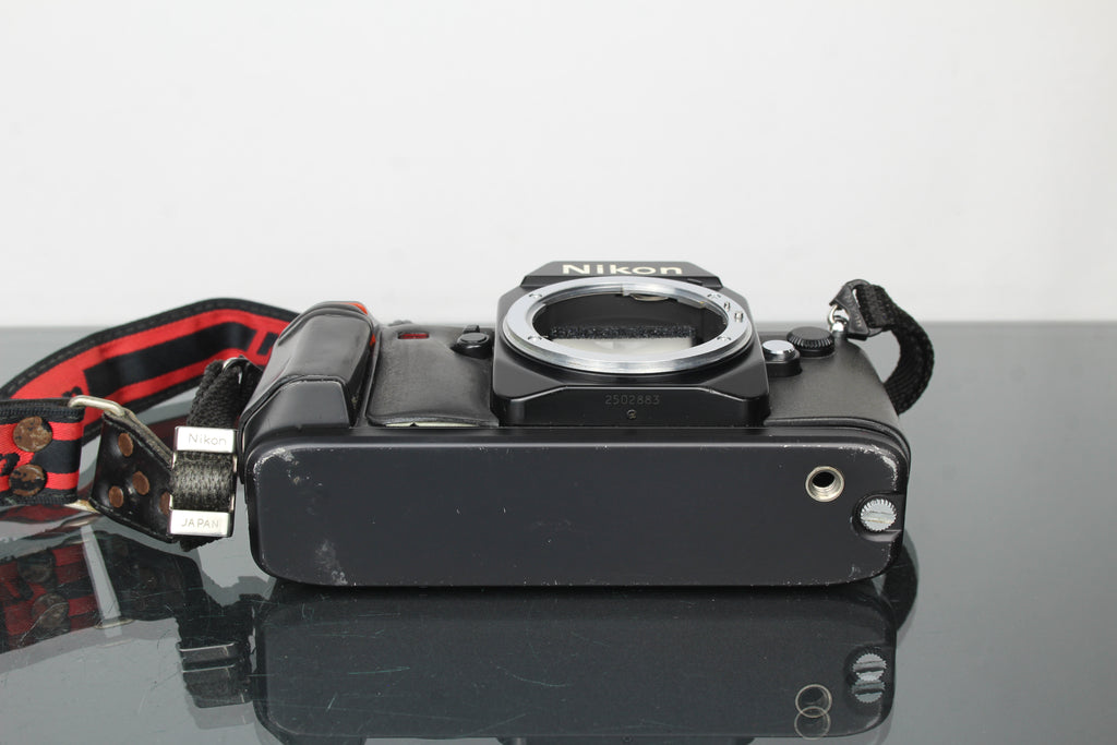 Nikon F-301 + 80-200mm 1:4.5 Tokina lens