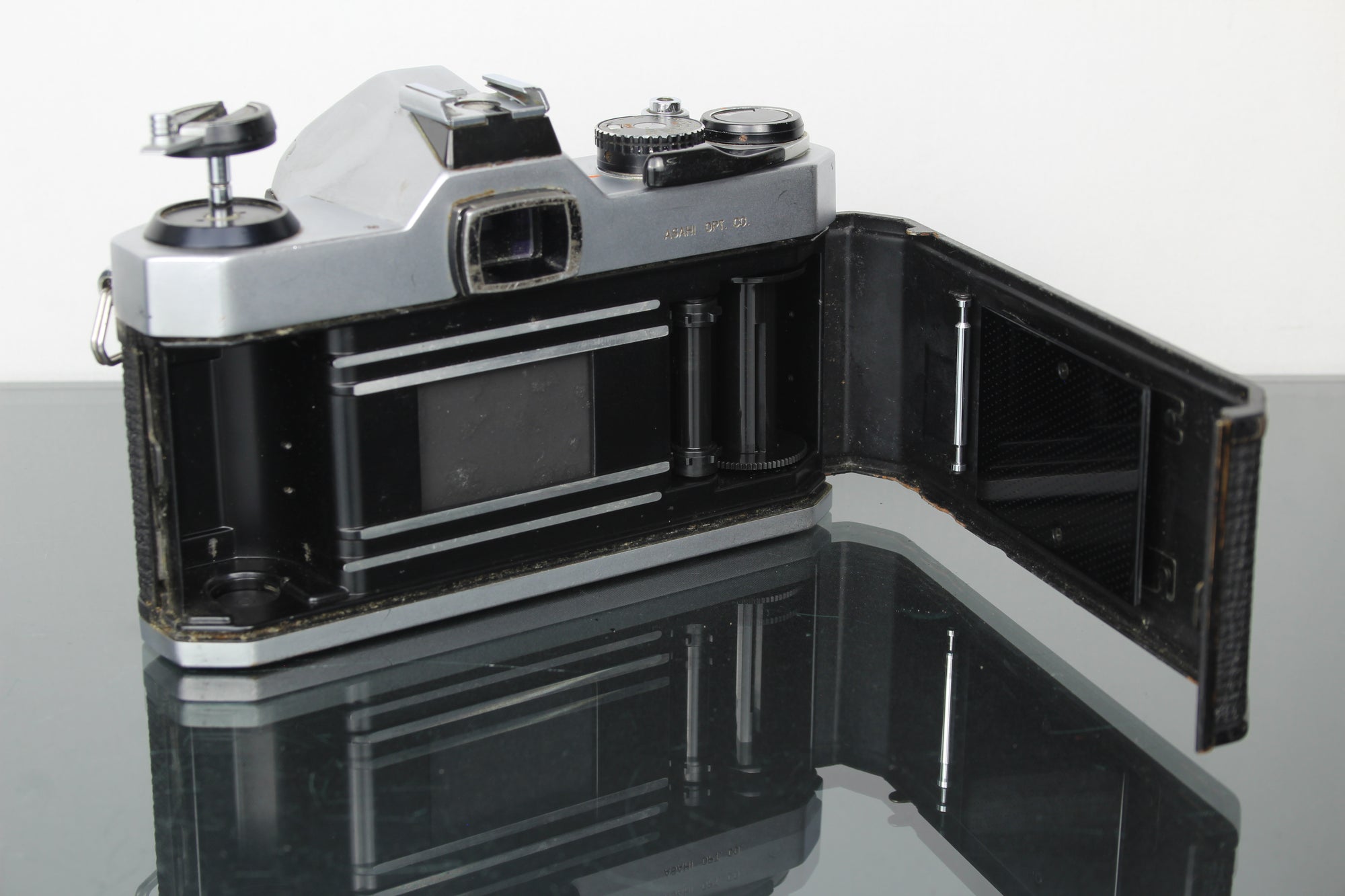 Pentax K1000 + 50mm 1:2 Pentax lens