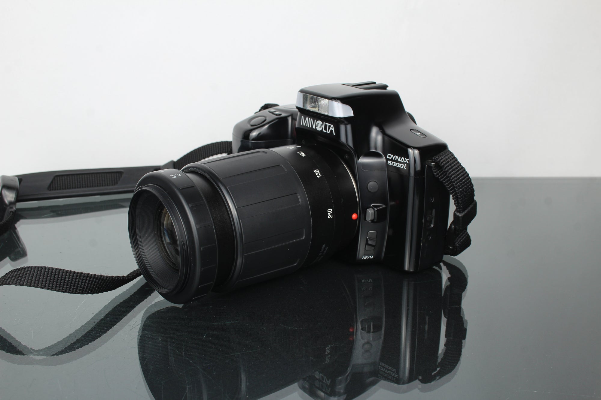 Minolta Dynax 5000i + 80-210mm 1:4.5-5.6 lens