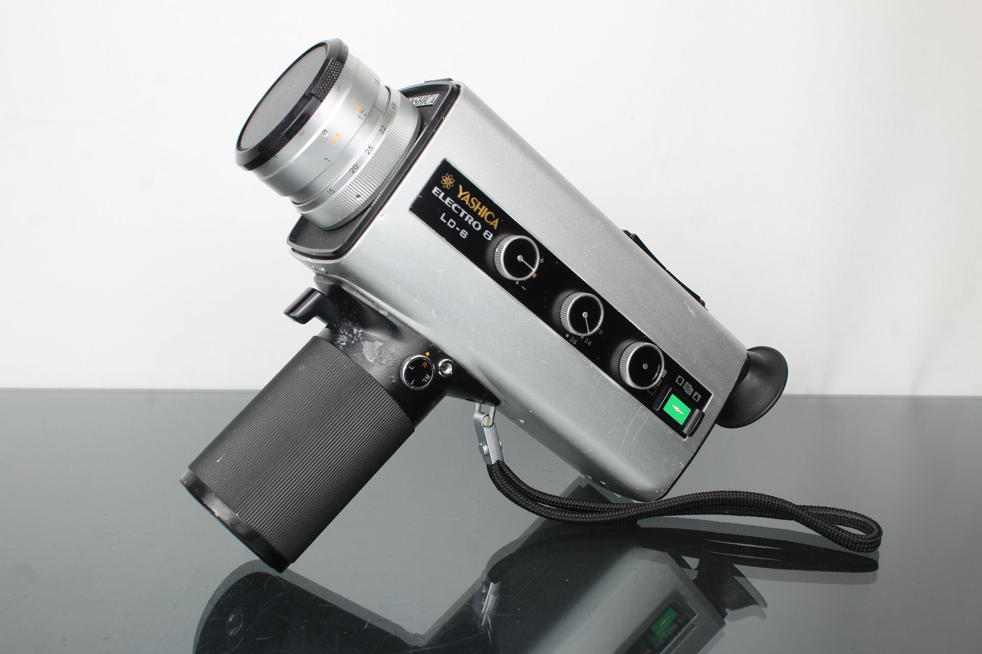 Yashica Electro 8 LD-6