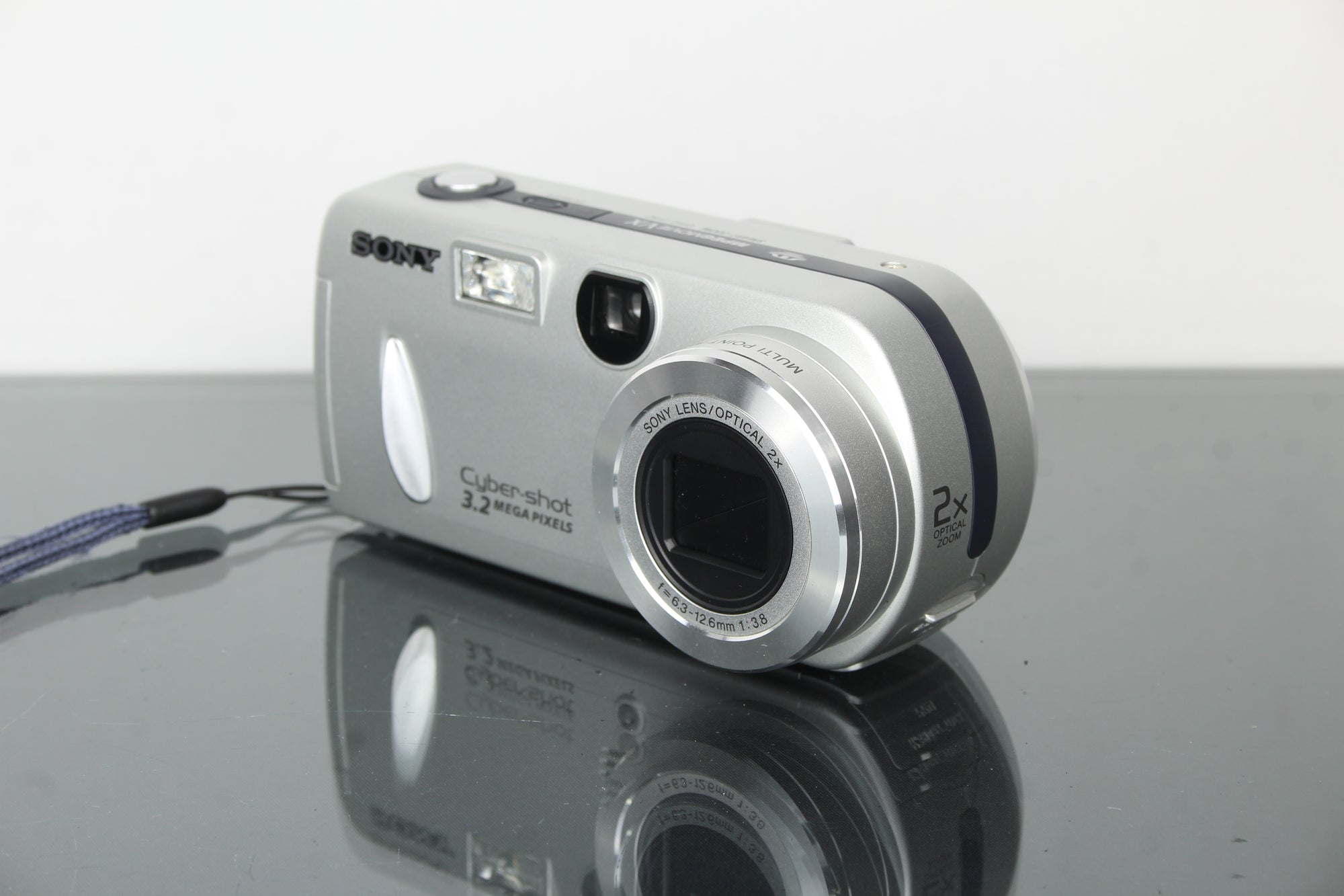 Sony Cybershot DSC-P2